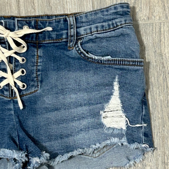Women's Billabong Distressed Tie Short Jean Shorts - 26 - Picture 2 of 10